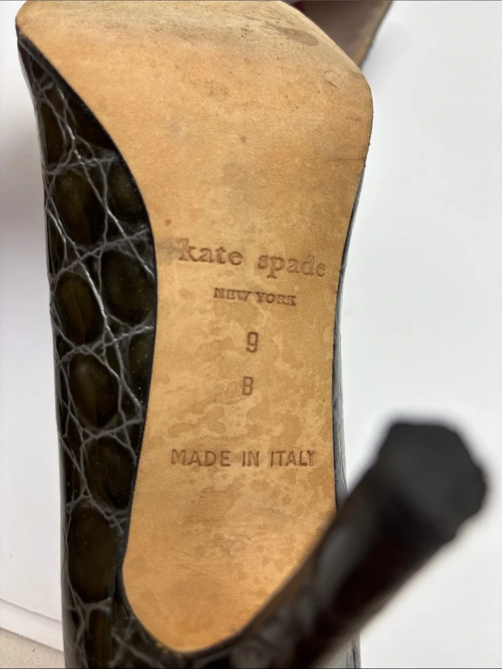 Kate Spade Croc embossed pumps in size 9 B, box 27